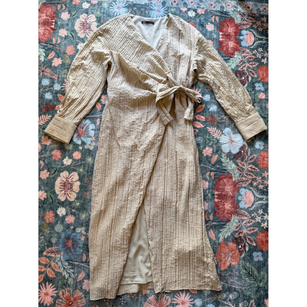 Zara Textured Wrap Midi Dress Beige Tan Crinkle Long Sleeve V-Neck Large‎